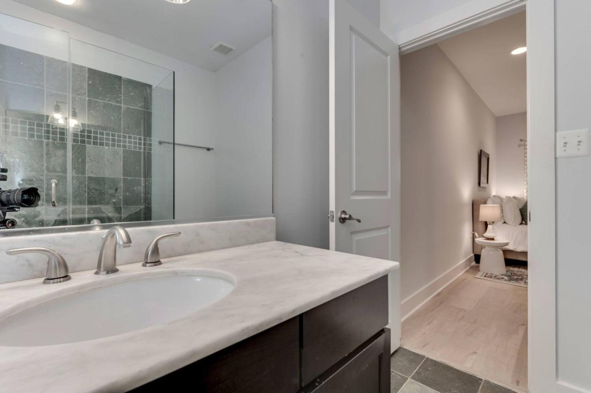 Luxe 2Bd2Ba Townhouse In Hip Area - Near Metro Lejlighed Washington Eksteriør billede